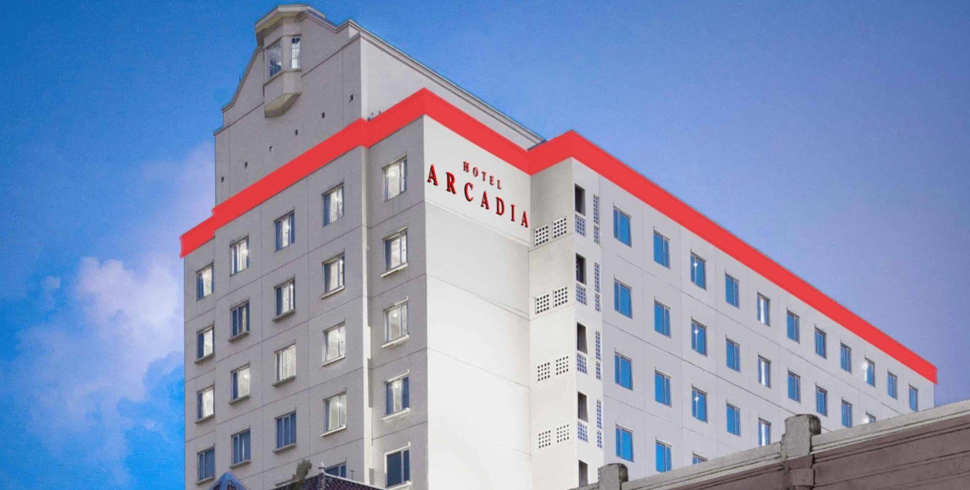 Arcadia Surabaya Hotel Exterior foto