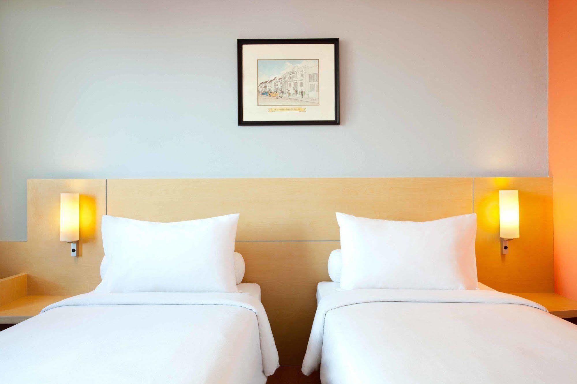 Arcadia Surabaya Hotel Exterior foto